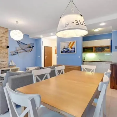 Comfortable And Bright- Golden Apartments- City Center&Sz7-1 * Danzig